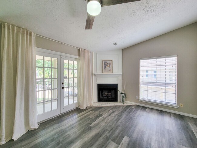 Building Photo - 2220 Bering Dr