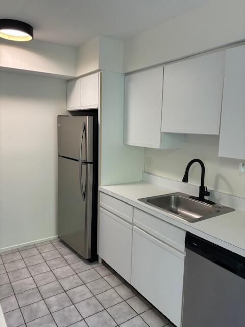 Building Photo - 1860 W Liberty St