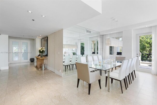 Building Photo - 2021 Fisher Island Dr