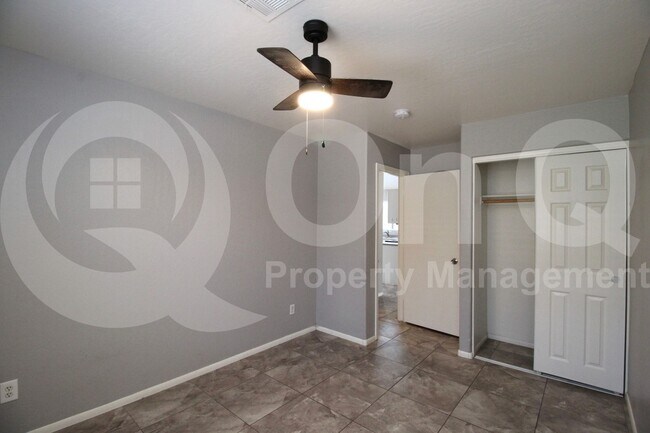 Building Photo - 14867 W Acapulco Ln