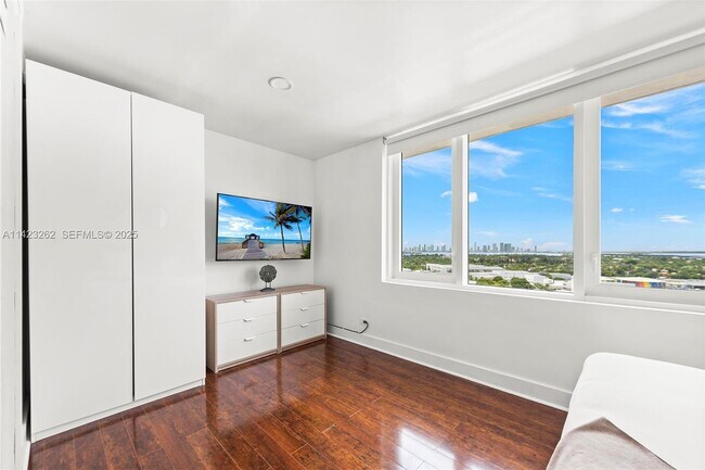 Building Photo - 2301 Collins Ave