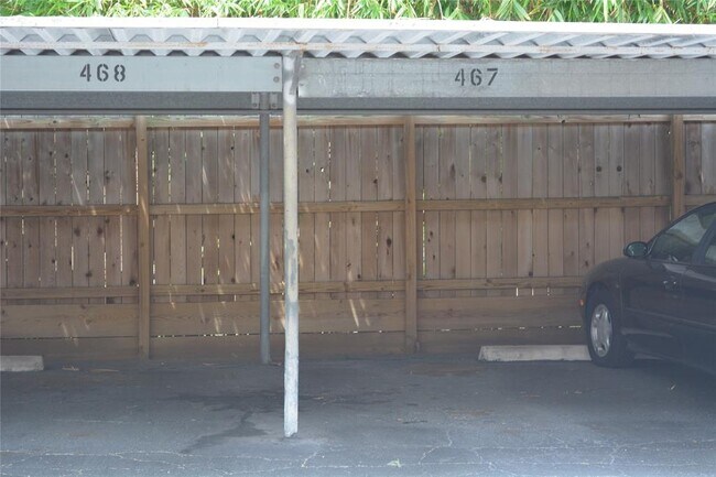 Building Photo - 2230 S Piney Point Rd