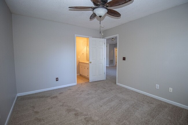 Building Photo - Spacious 3BR/2BA Home Near Fort Jackson & VA Hospital *Military Discount Offered!