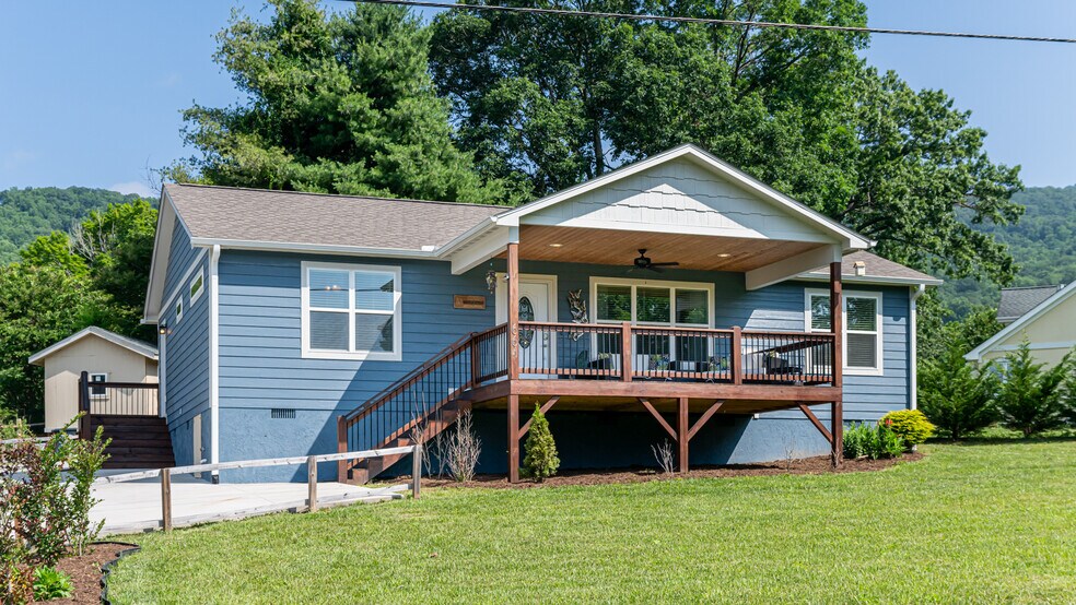 Building Photo - 664 Old Fort Rd