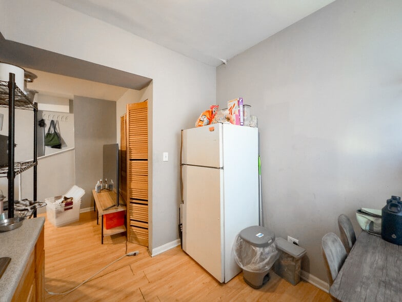 Building Photo - 2919 W McLean Ave