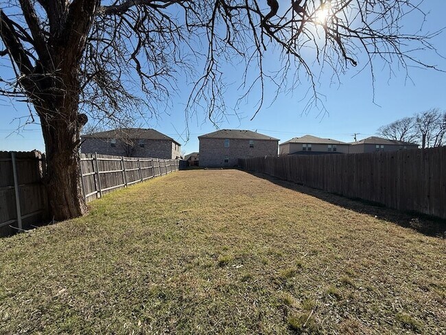 Building Photo - 704 E College St