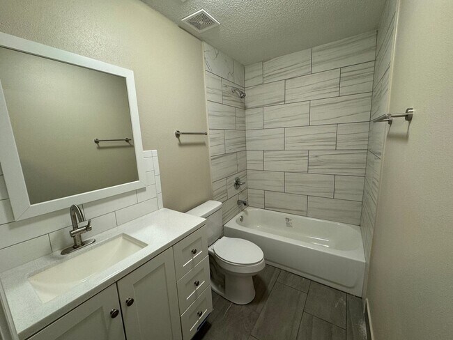 Building Photo - Pensacola - Carlisle - 3 Bedroom, 2 Bathroom