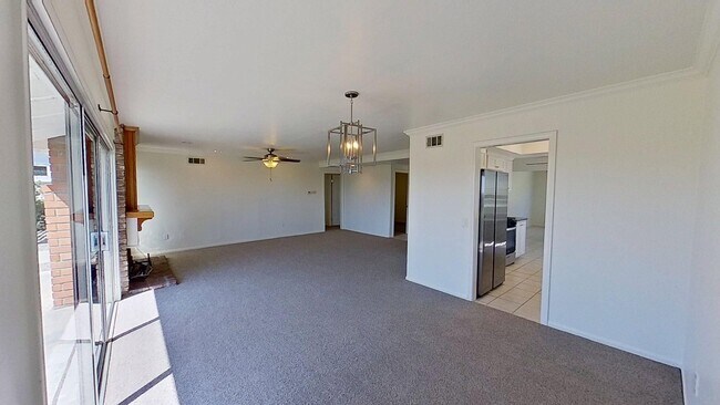 Building Photo - 203 Via Senda