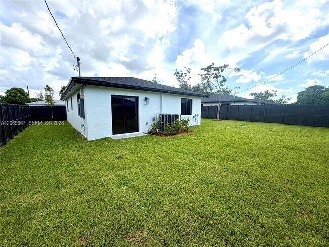 Building Photo - 2420 NW 154th St