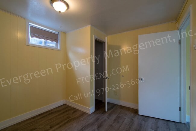 Building Photo - Updated Garden Level Apartment in Central ...
