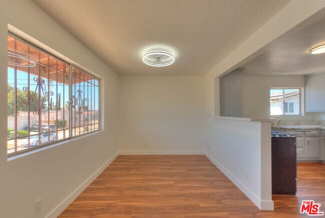 Building Photo - 8468 S Halldale Ave