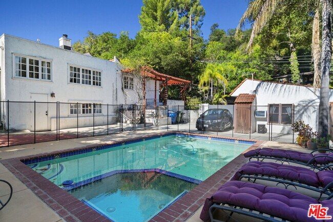 Building Photo - 4322 Ensenada Pl