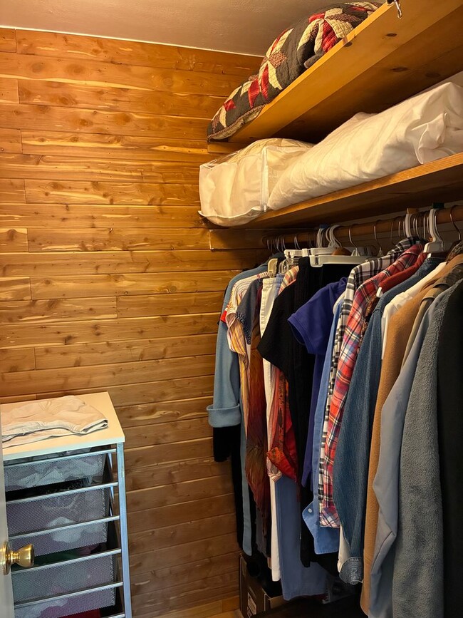 Building Photo - Gorgeous North Davis 3 bedroom available now!