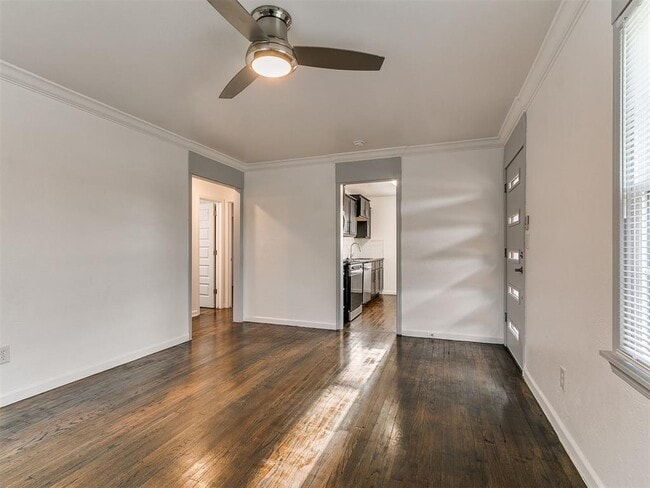 Building Photo - 1338 South Dr