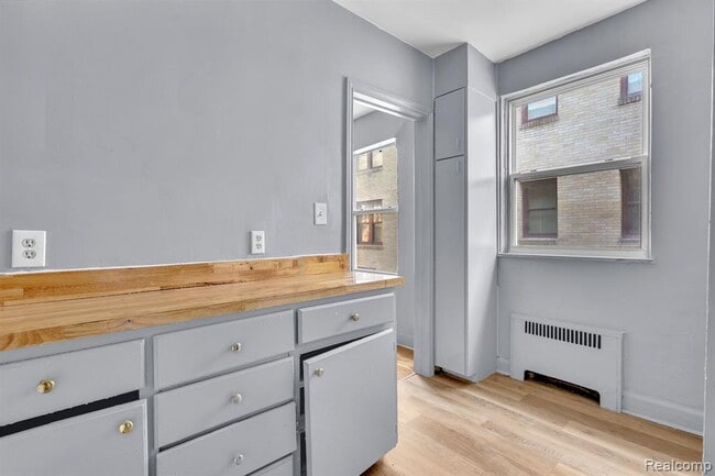 Building Photo - 17701 Manderson Rd