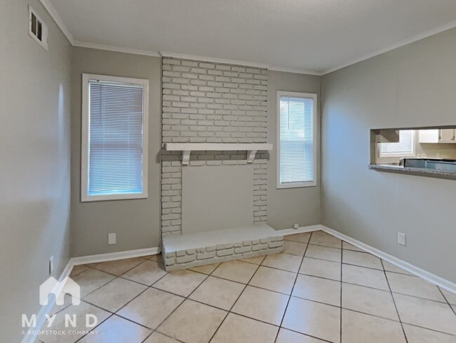 Building Photo - 8206 Whitehead Dr