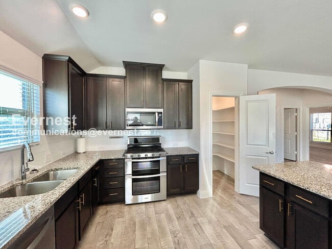 Building Photo - 11416 Culberson Dr