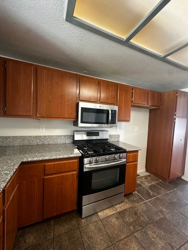 Building Photo - 43770 Santa Rosa Cir