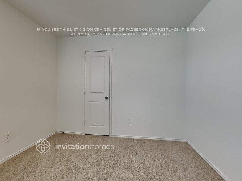 Building Photo - 3200 Crestone Dr