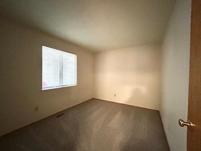 Building Photo - One Of The Top Rated Gems Of 2026: Serene 3 Bed + Bonus Room, 2.5 Bath Spacious House!