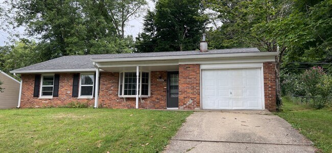 Building Photo - 3301 N Valleyview Dr