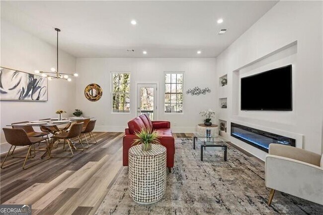 Building Photo - 3165 Dogwood Dr