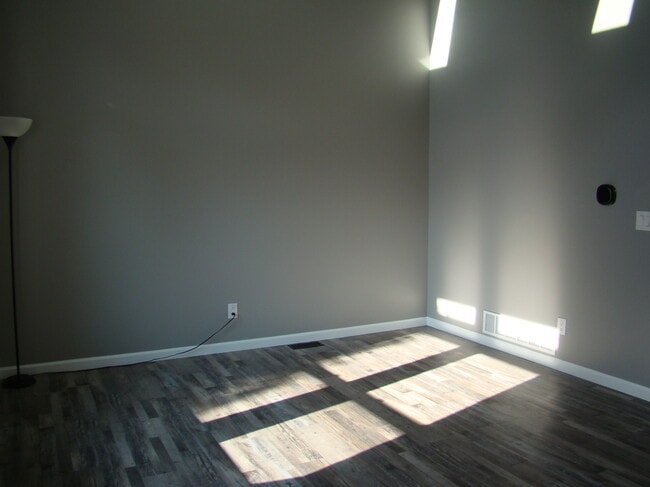 Building Photo - 8825 Boxelder Dr