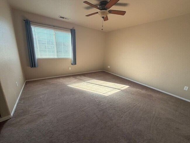 Building Photo - 2340 Sapphire Ridge Way