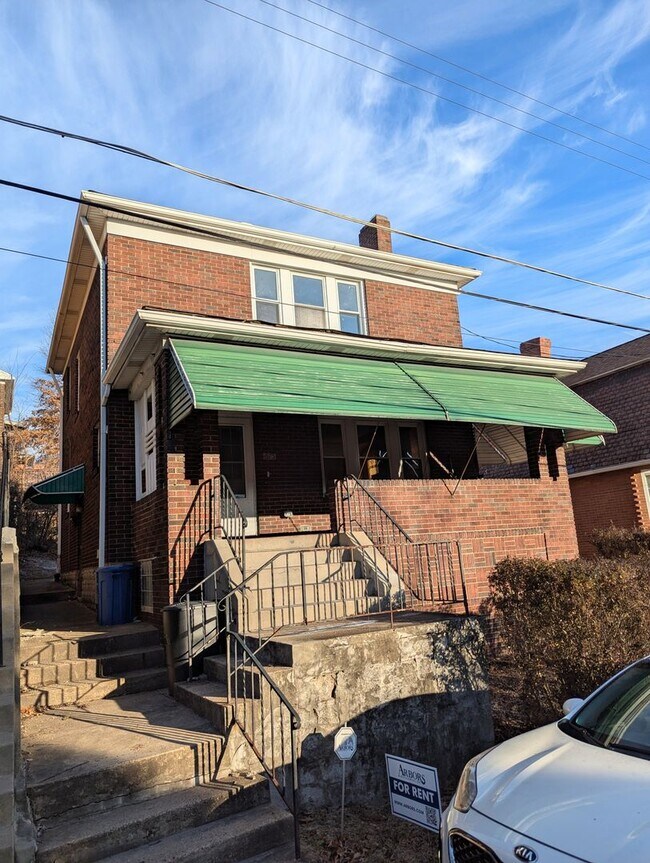 Building Photo - 3 Bedroom 1.5 Bathroom House (Greenfield)