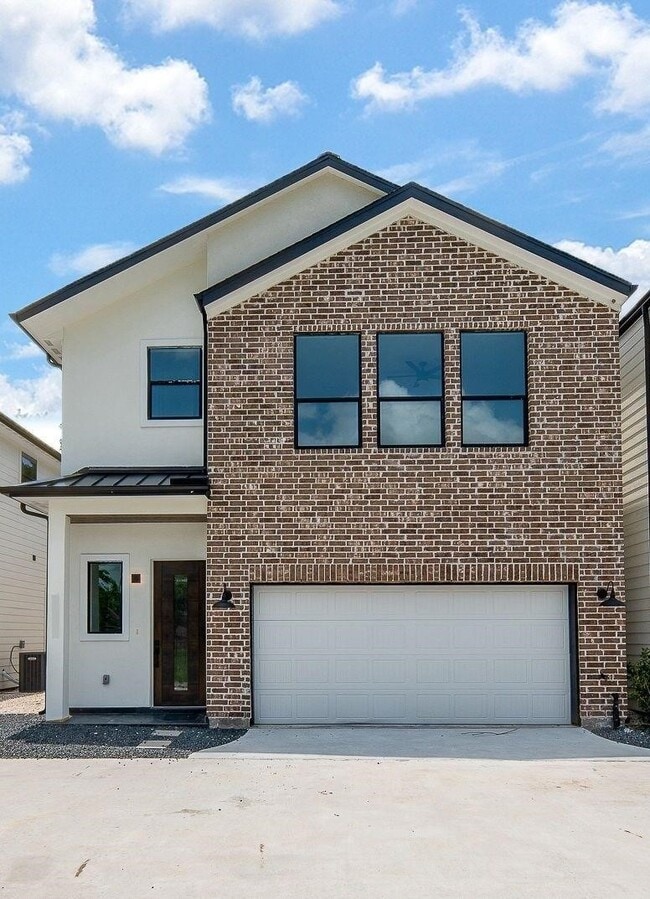 Building Photo - 5831 Banks St