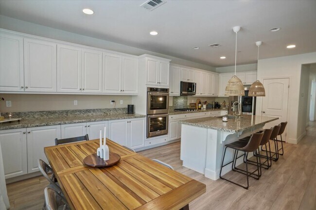 Building Photo - 27336 Ellery Pl
