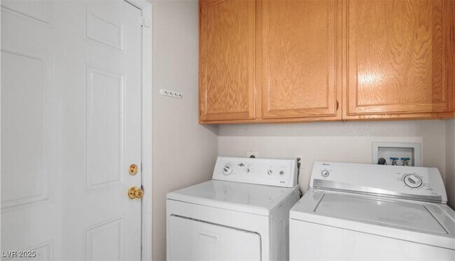 Building Photo - 1813 Navajo Lake Way