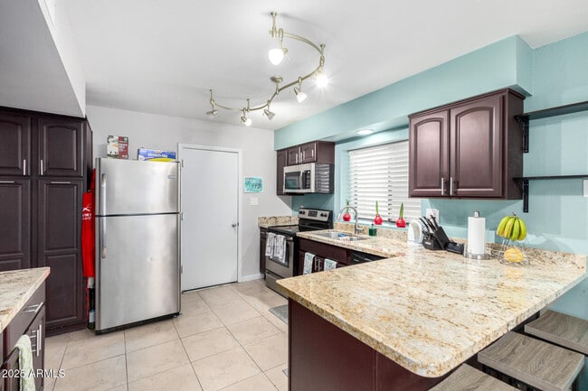 Building Photo - 2744 E Windrose Dr