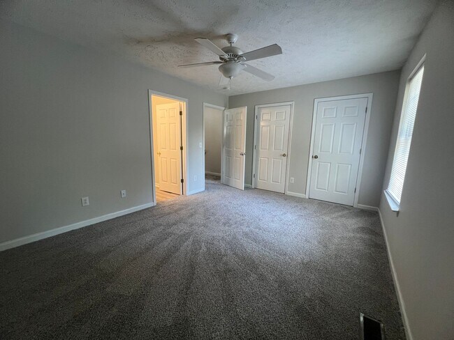 Building Photo - 1505 Center Pointe Dr