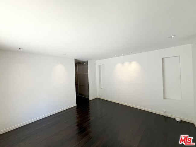 Building Photo - 11064 Wrightwood Ln