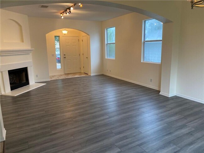 Building Photo - 9102 Magna Carta Loop