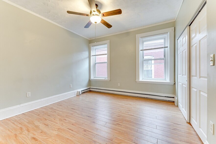 Building Photo - 420 Talbot Ave