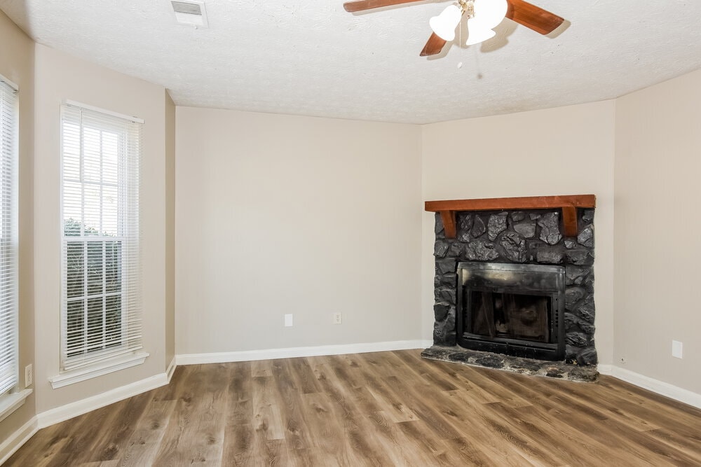 Building Photo - 3571 Hopkins Ct