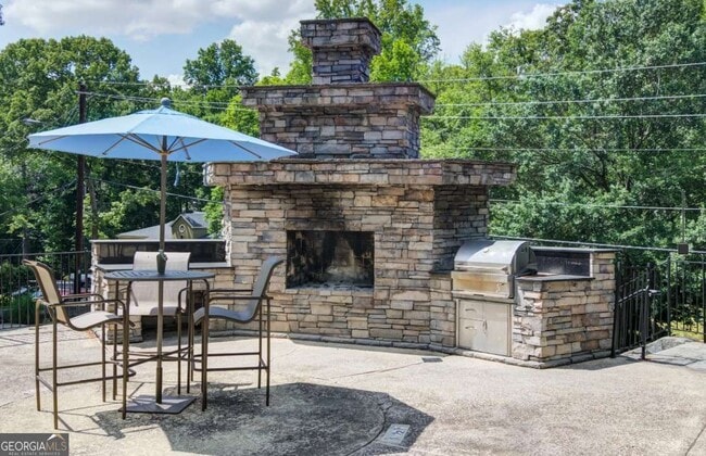 Building Photo - 2383 Akers Mill Rd