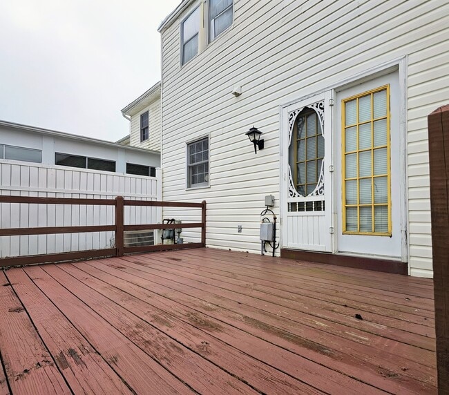 Building Photo - 88 Robinhill Dr