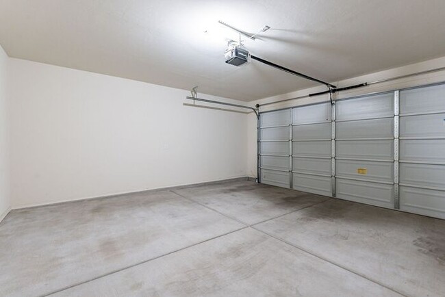 Building Photo - Discover the perfect blend of comfort and ...