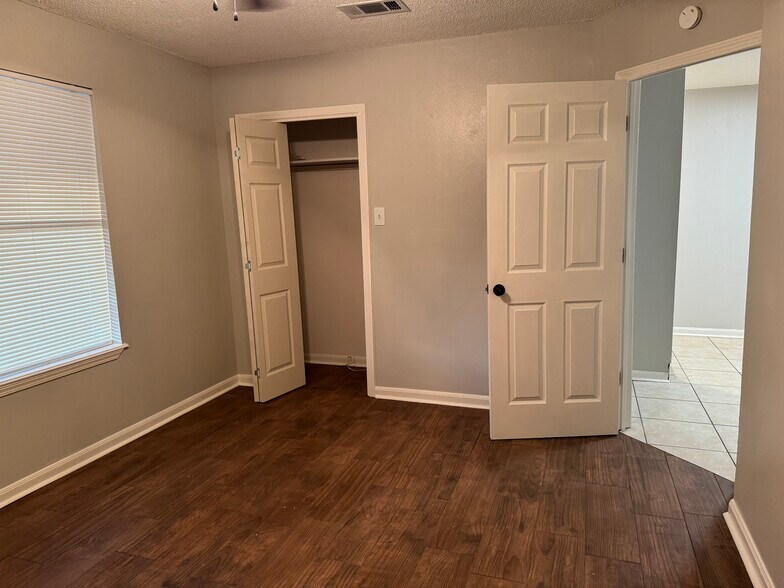 Building Photo - 22315 Brownie St