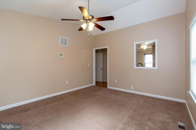 Building Photo - 1036 Hyde Park Dr