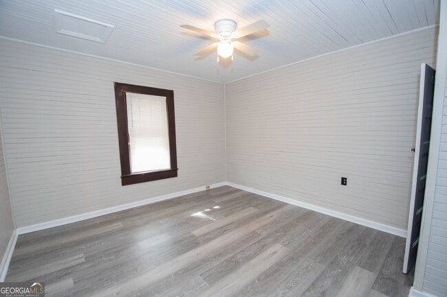 Building Photo - 65 Bradfield Dr