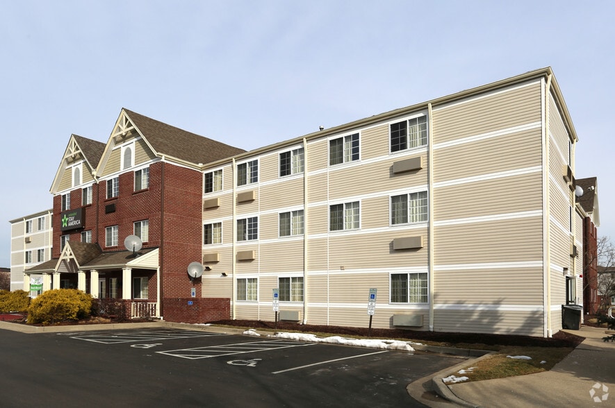 Furnished Studio Blue Ash 4630 Creek Rd Cincinnati OH 45242