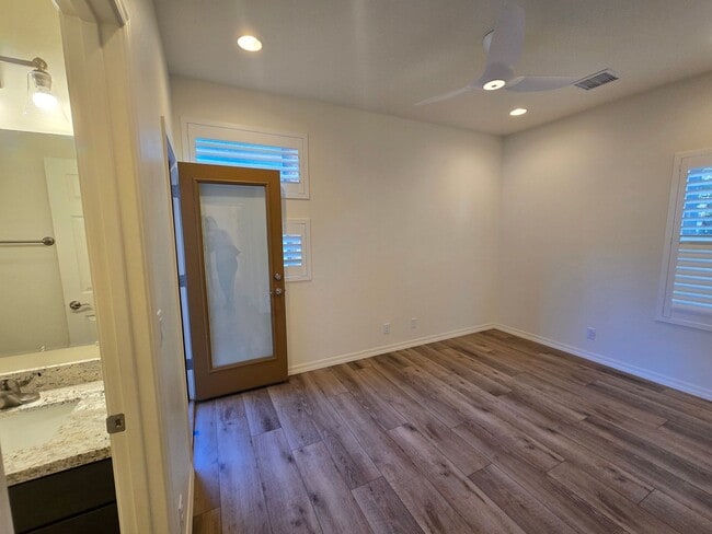 Building Photo - Beautiful, Newly-Built, Townhouse w/A/C & ...
