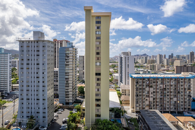 Building Photo - Makiki Plaza