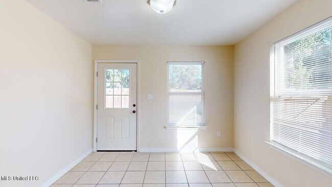 Building Photo - 394 Rosalie Maria Dr