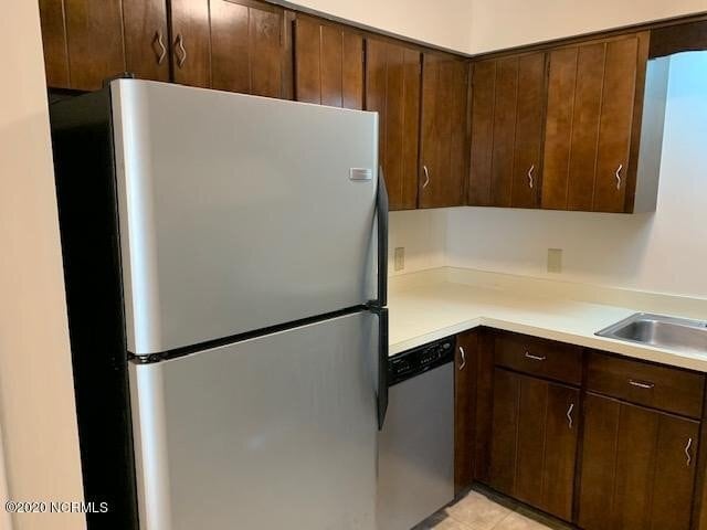 Building Photo - Gorgeous 1 Bedroom Townhouse 5A Port West Ct.
