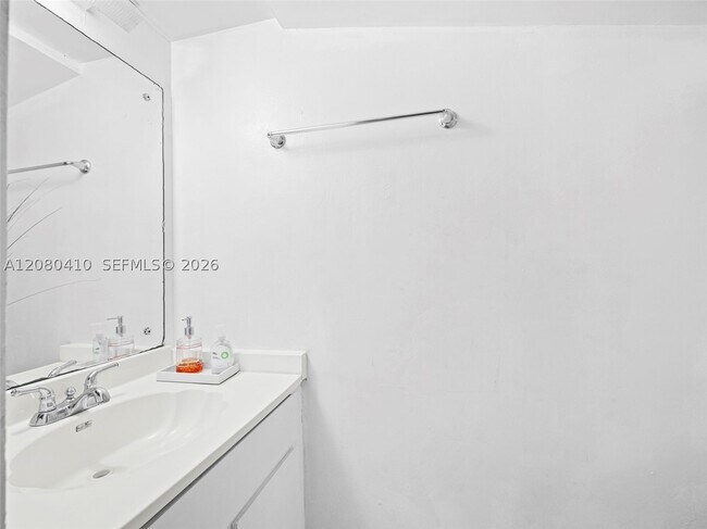 Building Photo - 3609 Townhouse Ct